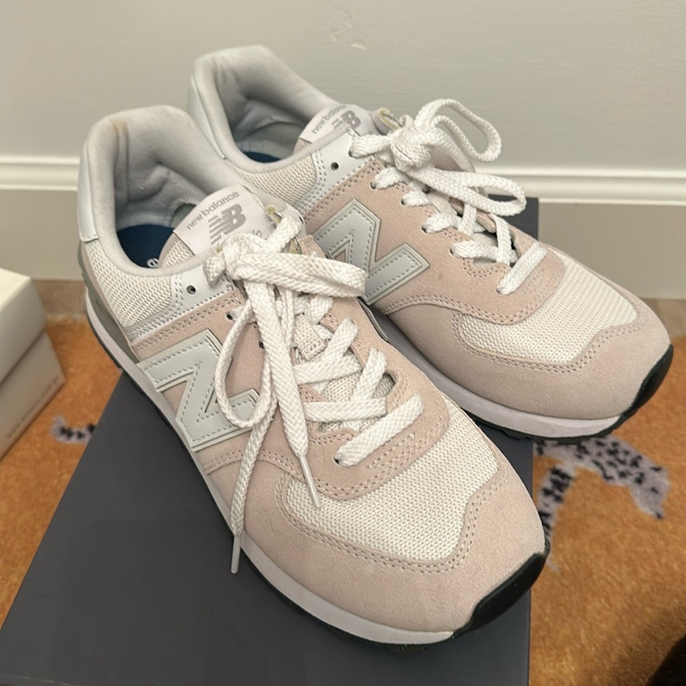 NIB New Balance classic 574 women’s sz 9.5 white/beige/grey perfect neutral!